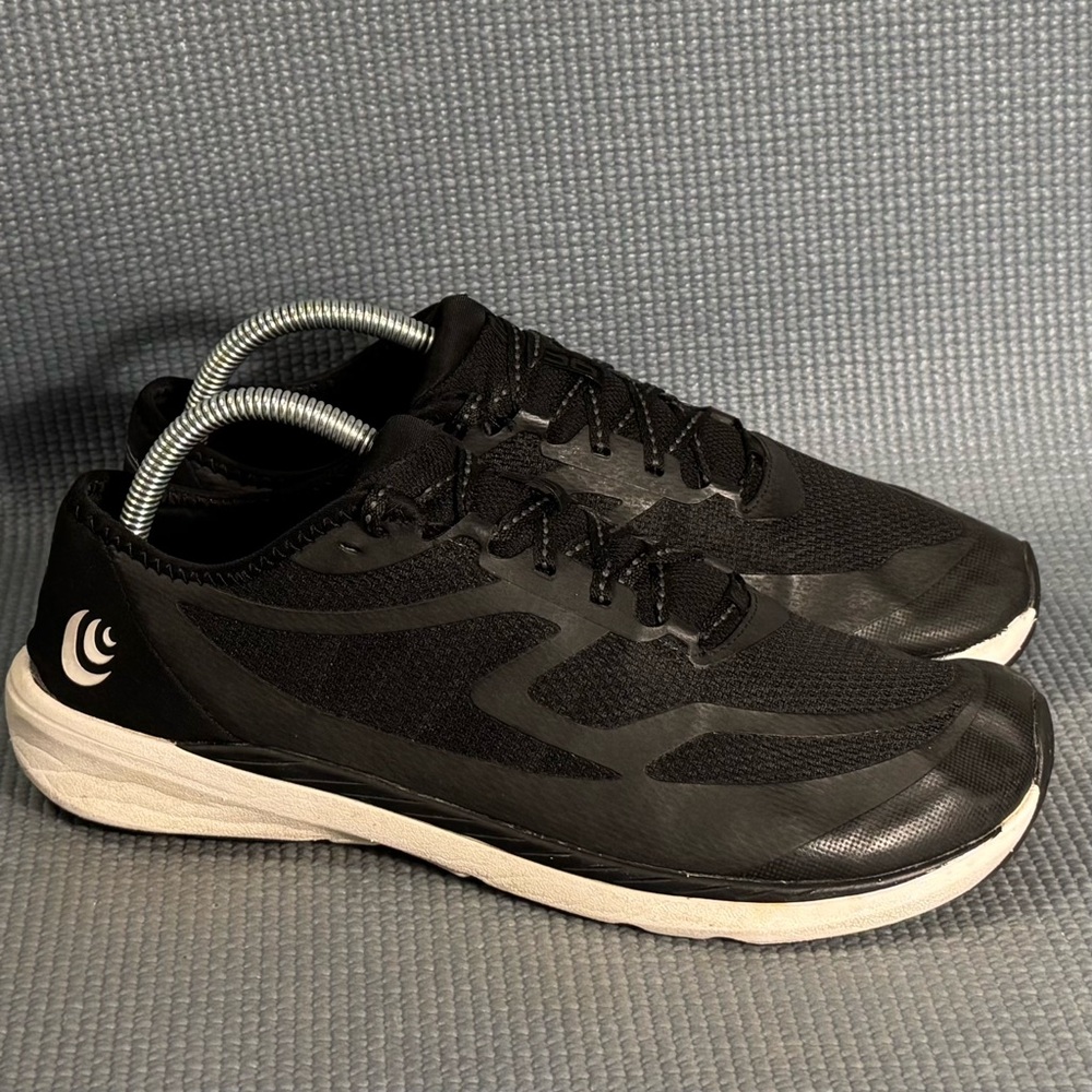Topo Athletic ST-4 Women's Black Running Shoes Size 10